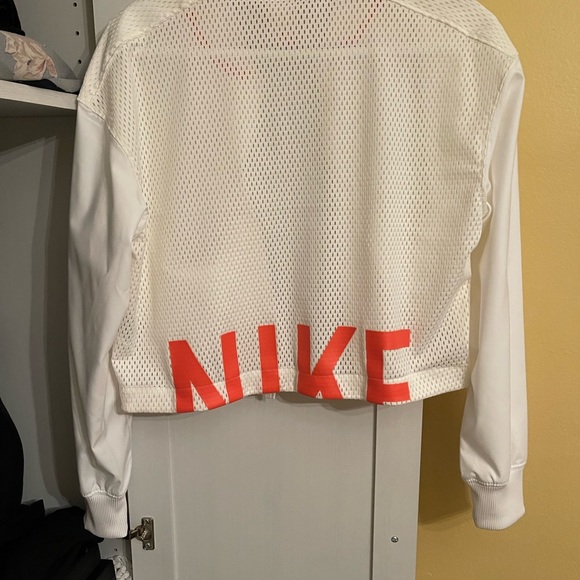 Nike Jacket - Picture 2 of 4